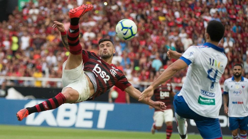 Arrascaeta começa era pós Abel com melhor atuação como garçom no Flamengo.