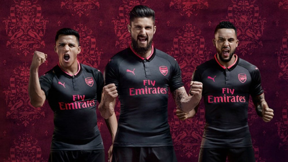 Sanchez and Giroud launch new kit. Arsenal