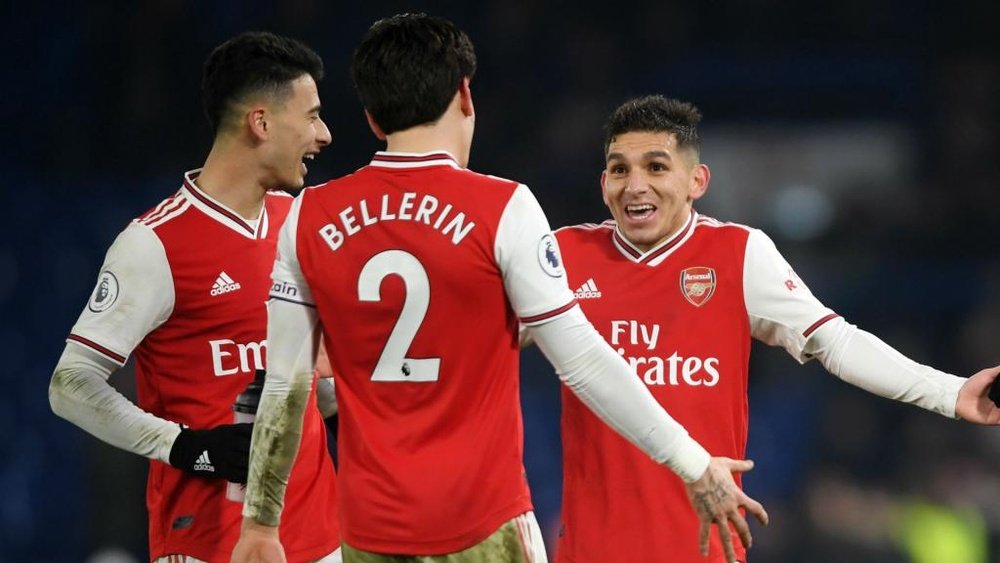 Premier Review: Arsenal hold Chelsea in dramatic derby, Aguero bails out Man City