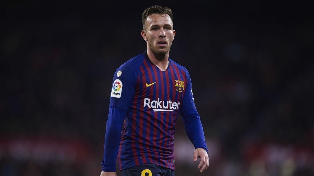 Arthur could make an early hamstring recovery. GOAL