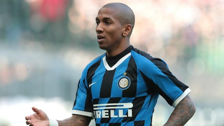 Inter's Ashley Young shares COVID-19 advice from Milan