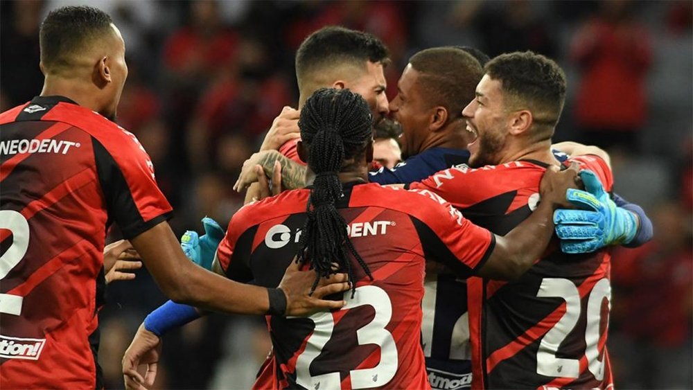 O duelo do Paranaense na Libertadores.AFP