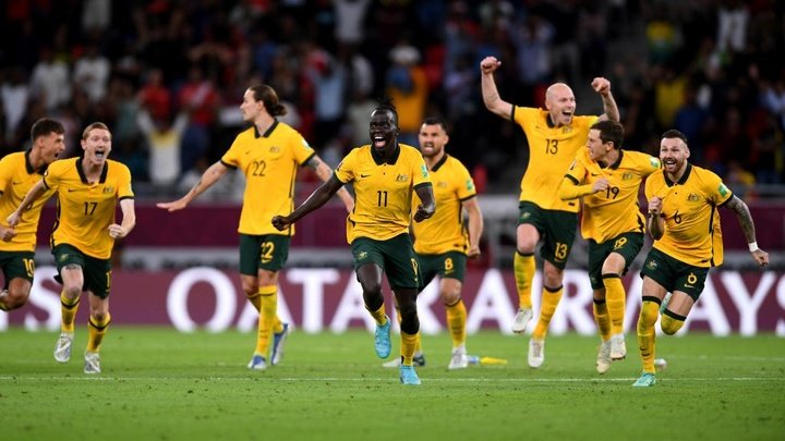 Socceroos qualify for World Cup thanks to dancing super-sub Redmayne