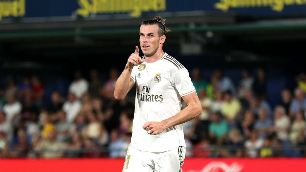Bale named in Real Madrid squad after Wales banner controversy