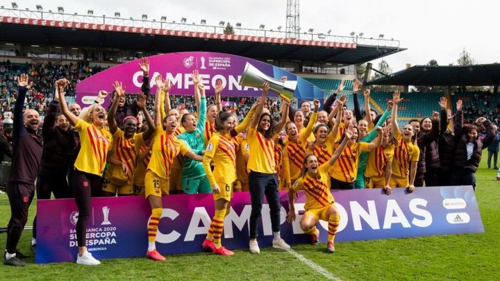 Barcelona women win Supercopa 10-1