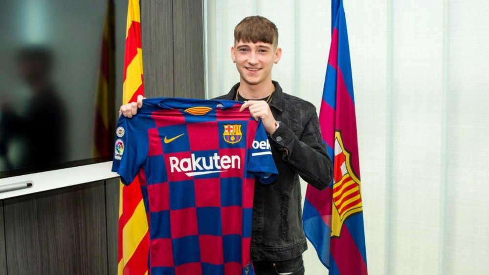 The 16 year-old Englishman has been signed by Barcelona. GOAL