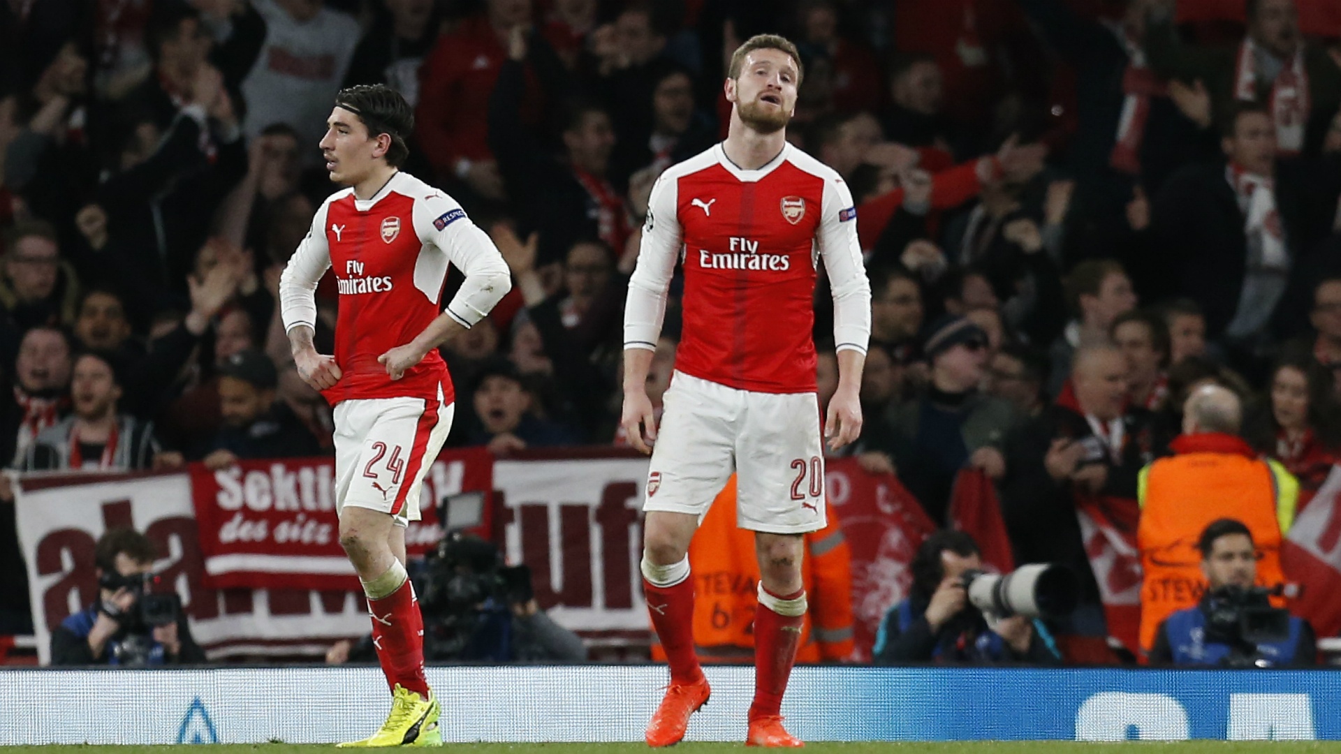 Bellerin apologises to Arsenal fans after Bayern thrashing
