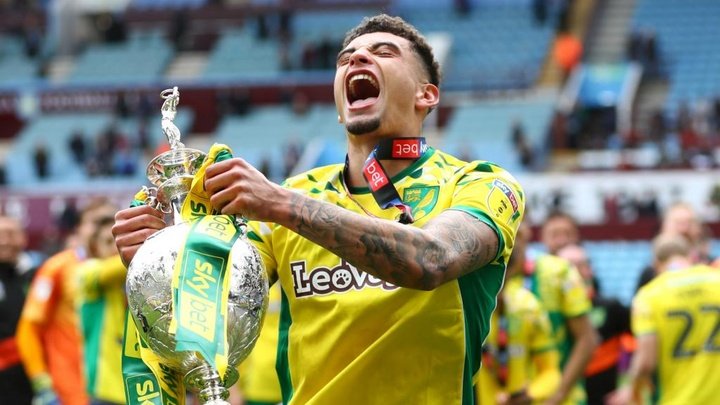 Godfrey pens new four-year deal at Norwich City