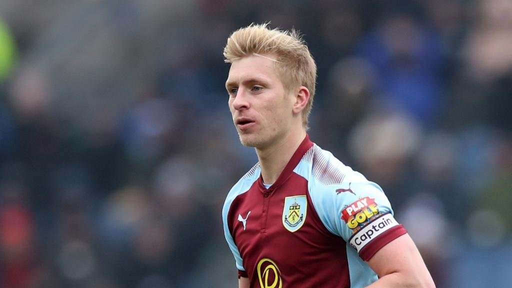 Burnley hit by Mee injury blow