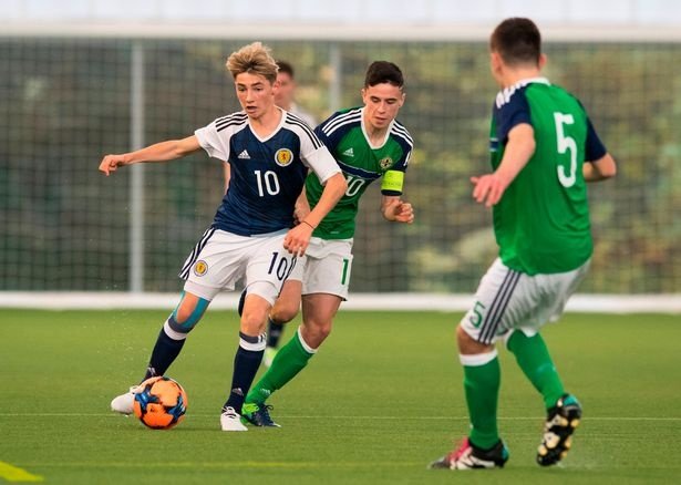 Chelsea bat Manchester City dans la course à Billy Gilmour, le jeune talent des Rangers