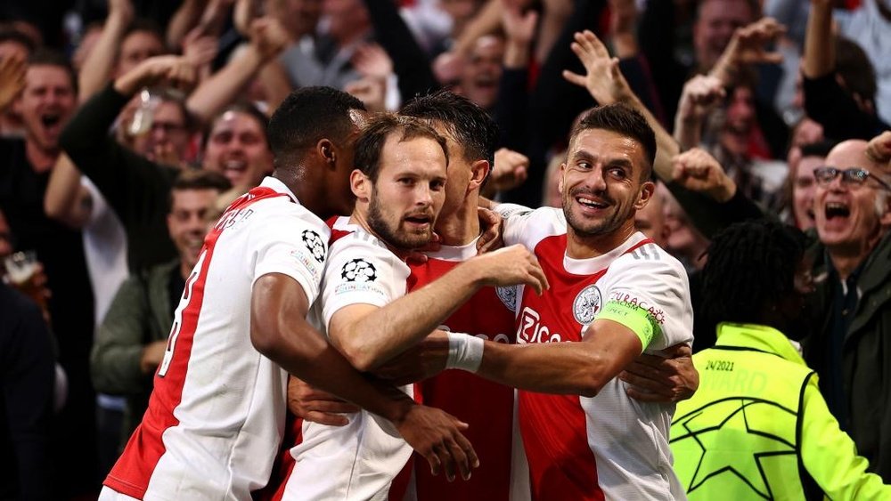 Tadic demande à Ten Hag de rester