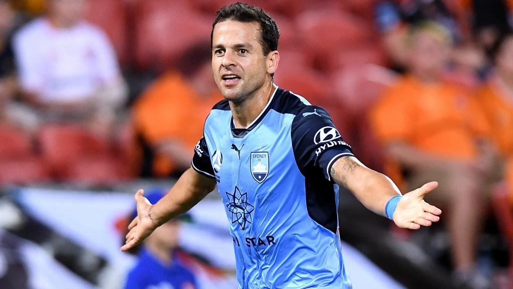 Bobo scores again in Sydney win