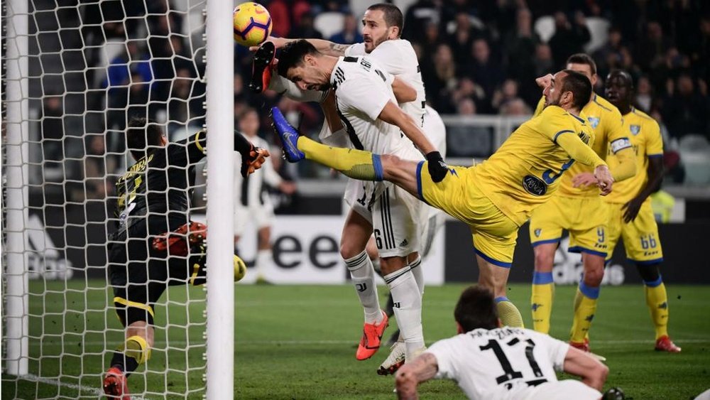 Juventus-Frosinone, goal di Bonucci o di Khedira?. Goal