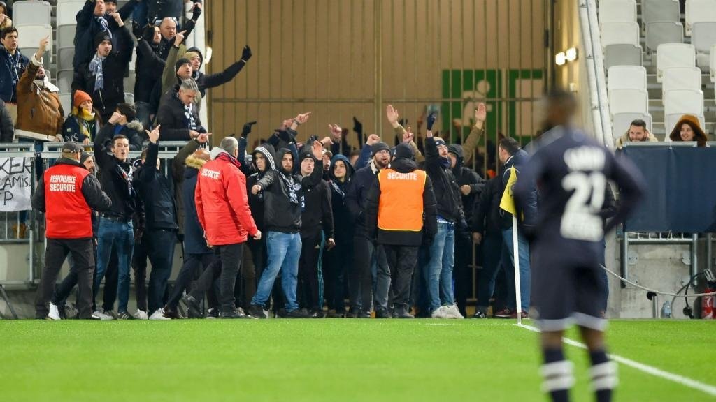 Bordeaux fans halt Nimes clash to protest against owners