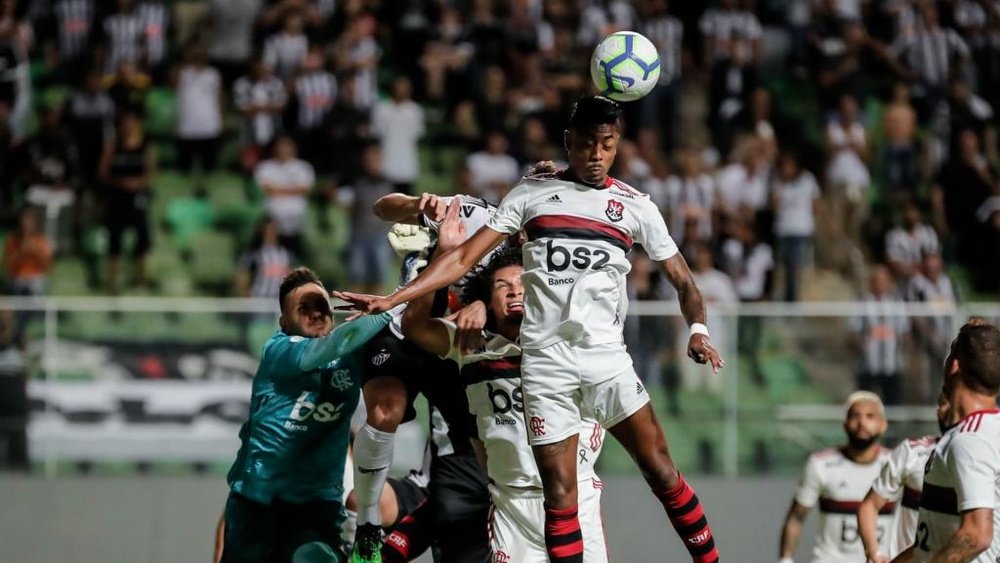 Guerra das TVs faz do sábado o novo horário nobre do futebol brasileiro