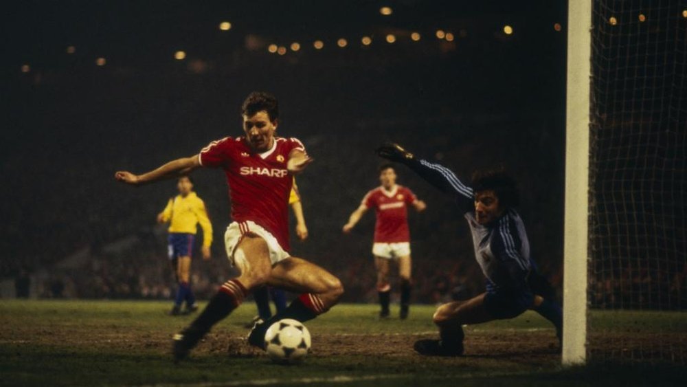 Bryan Robson struck to give United victory over Barcelona in 1984. GOAL