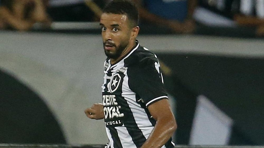 Torcida do Botafogo se anima com Caio Alexandre. Goal