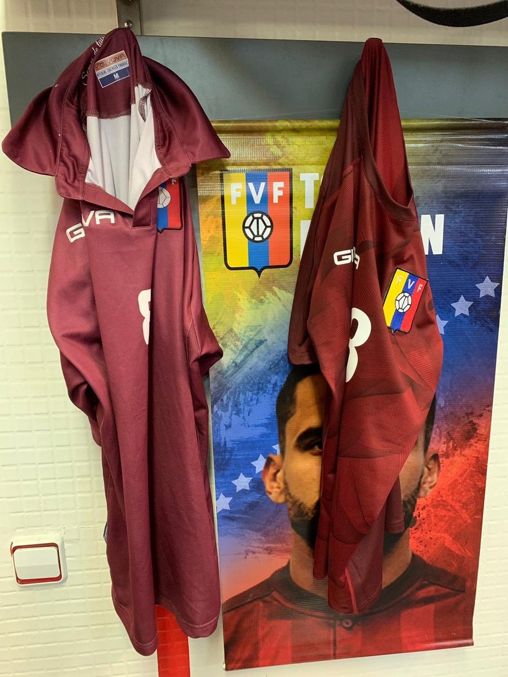 Venezuela comprou camisola para o encontro numa loja não oficial. Goal