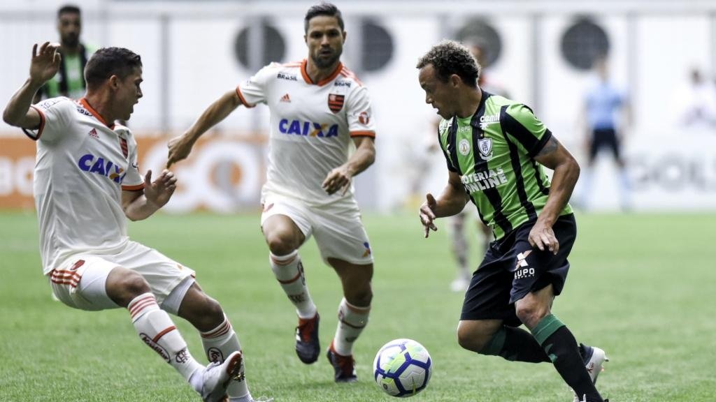 Flamengo abre vantagem duas vezes, mas América-MG busca empate no Horto