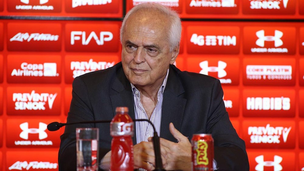 No São Paulo de Leco, demitir treinadores não trouxe títulos e manteve vexames. AFP