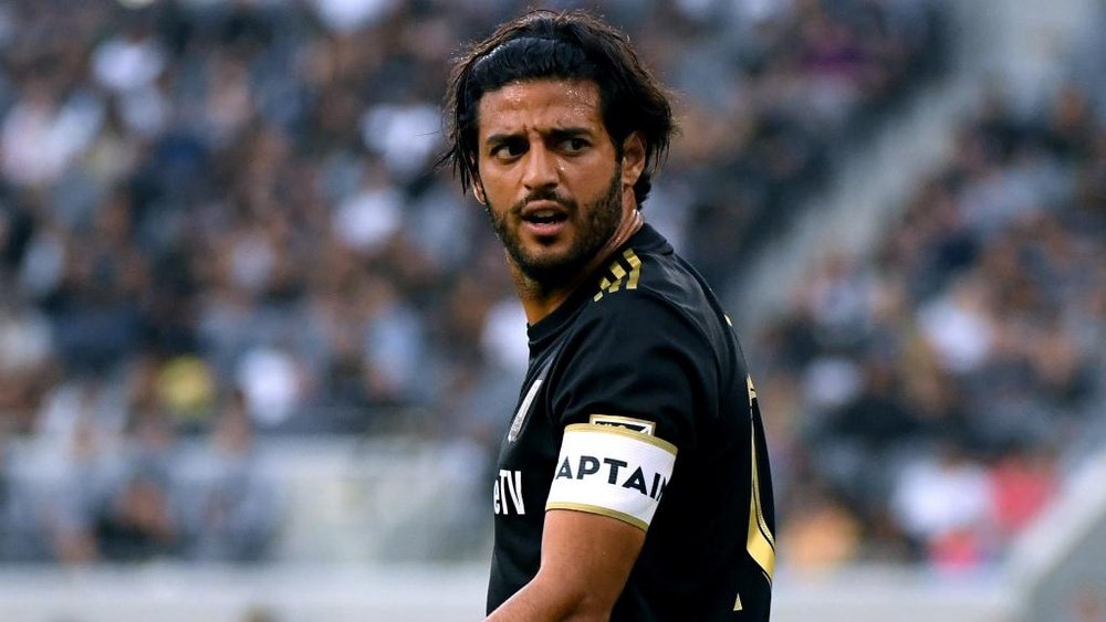 MLS Review: Vela equals record
