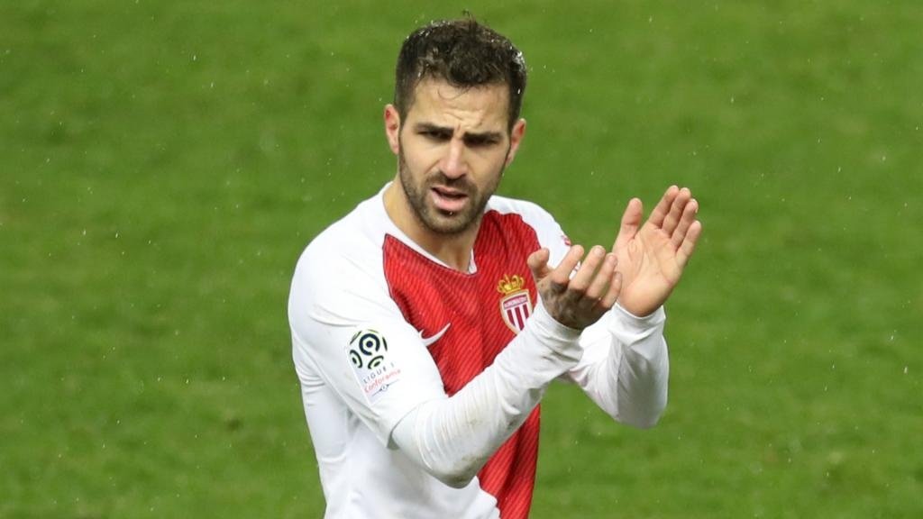 Fabregas suffers calf injury ahead of PSG clash