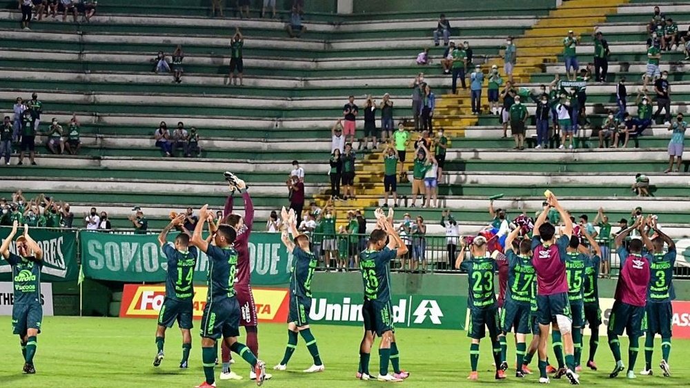 Série B: Tudo sobre Chapecoense e Criciúma.Dugout