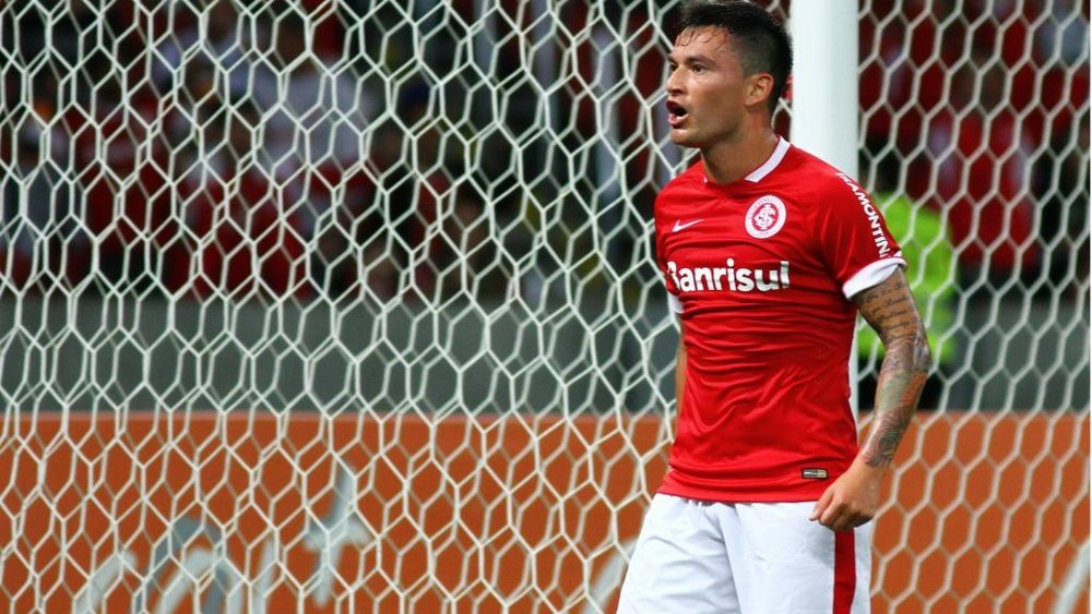 Charles Aránguiz esteve próximo de retornar ao Internacional. Goal