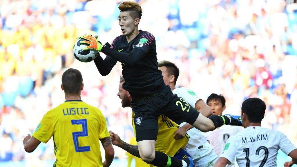 Foco em Cho Hyun-woo.Goal