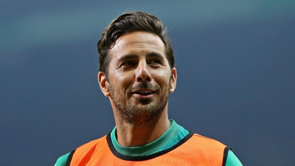 Werder veteran Pizarro confirms retirement plans