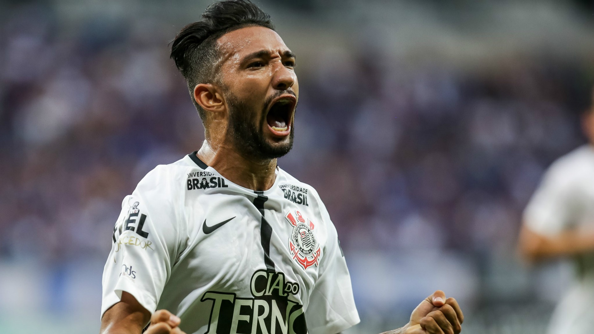 Jogador do Corinthians se explica sobre suposta agressão a agente da PM