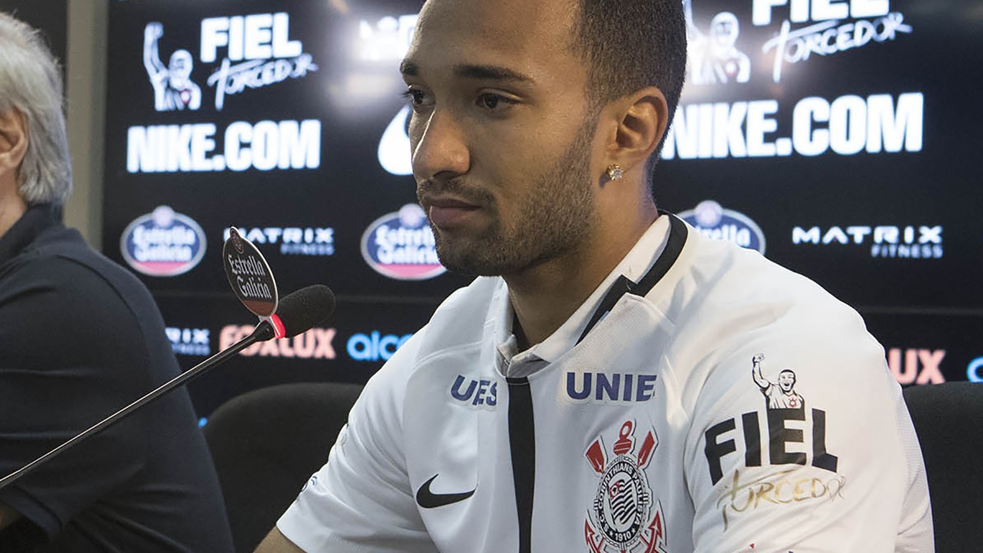 Clayson é regularizado e reforça Corinthians contra o Atlético-GO