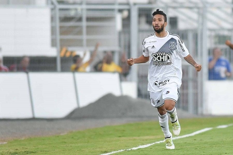 Ora Bolas: Corinthians confia em acerto, mas faz pausa na negociação por Clayson