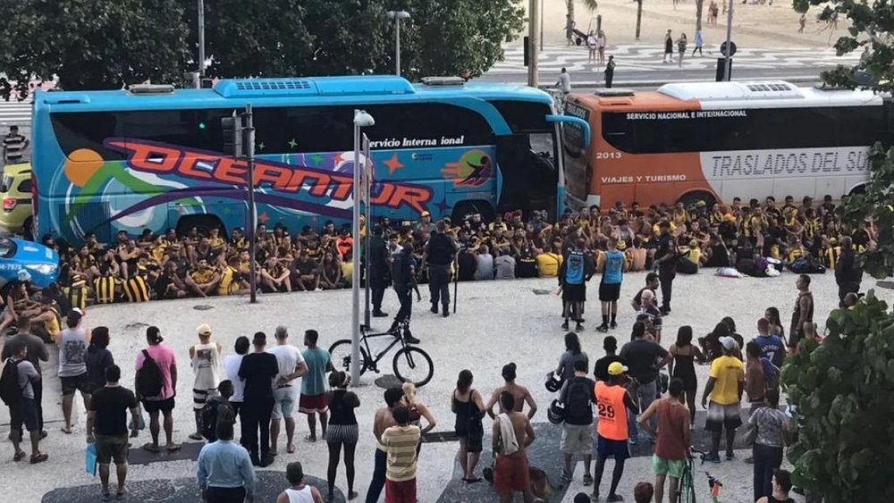 Briga entre torcedores de Flamengo e Peñarol termina com feridos no Rio