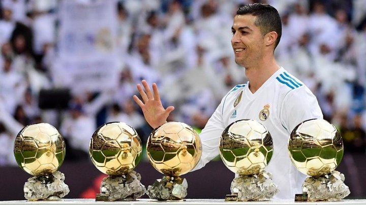 Qual a diferença entre o prêmio The Best e a Bola de Ouro? AFP