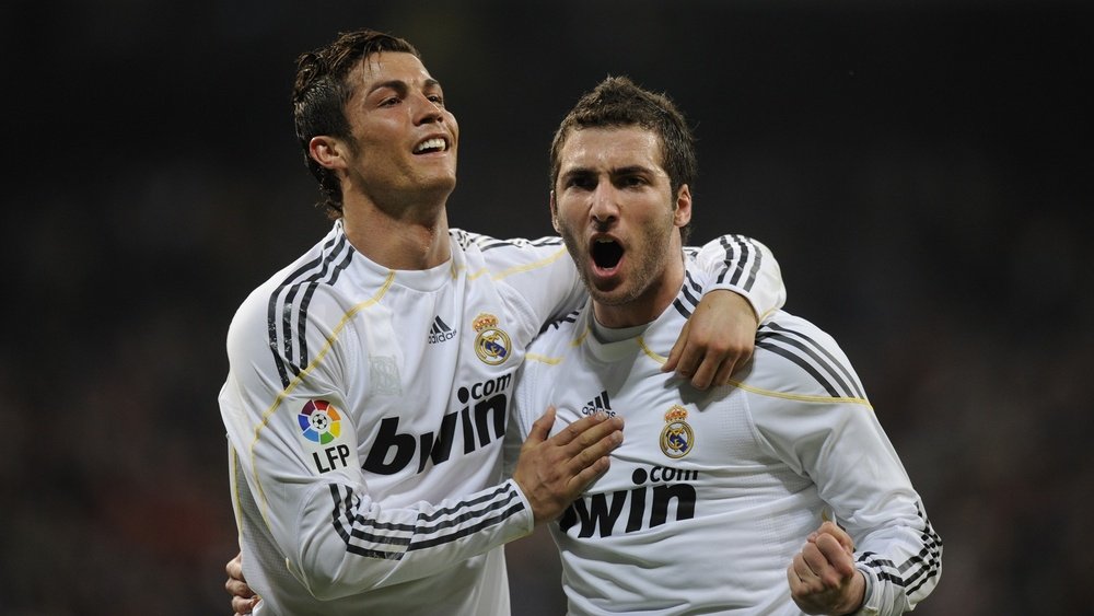 Uma imagem que não se repete desde 2012/13: CR7 e Higuaín na mesma equipe. Goal