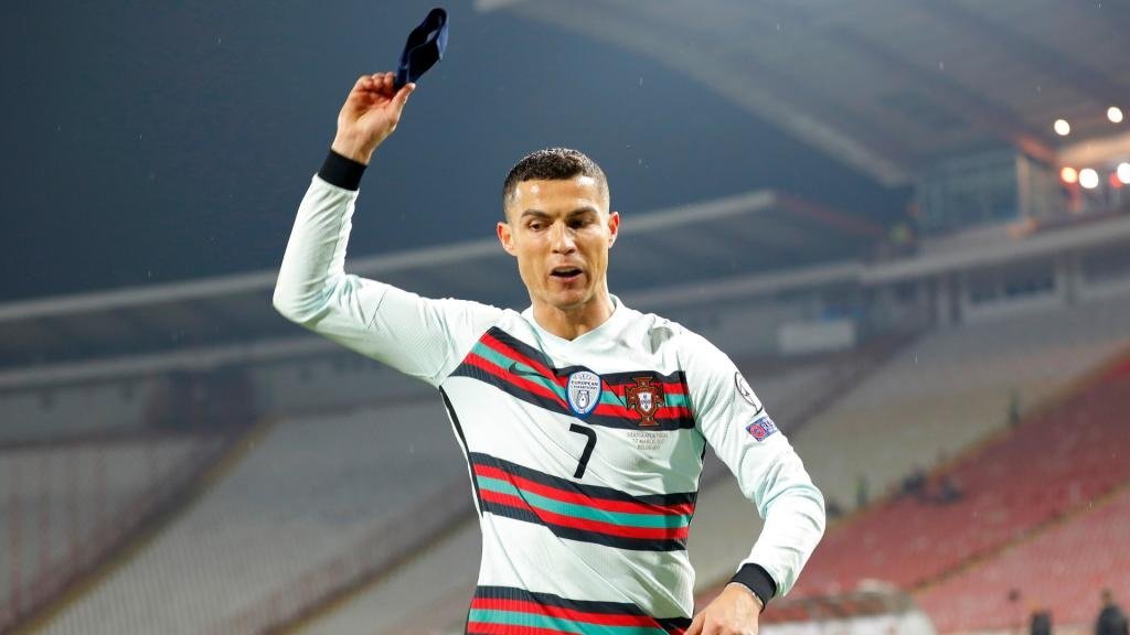 Gol mal anulado de Cristiano Ronaldo faz com que Portugal apenas empate com a Sérvia