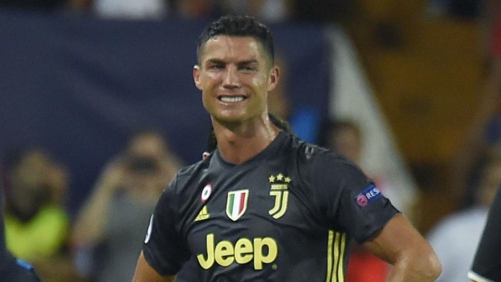 Cristiano Ronaldo Valencia Juventus Champions League. Goal