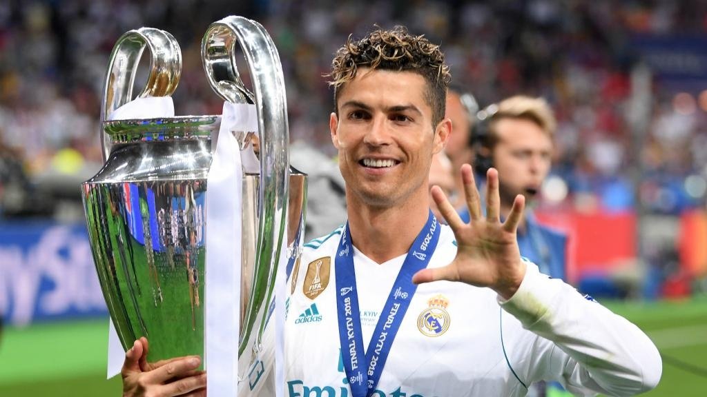 Zidane shrugs off Ronaldo exit talk