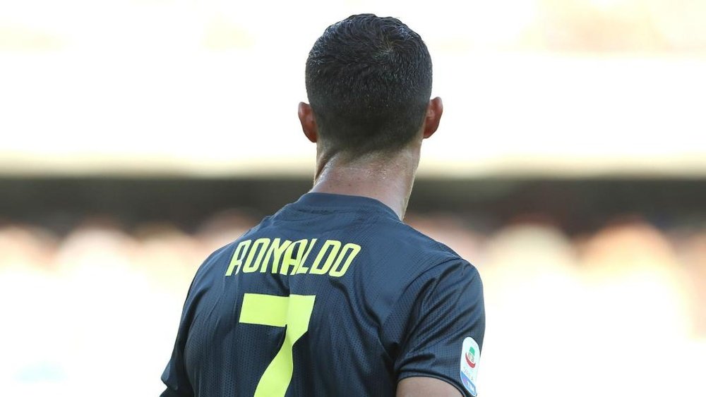 Ronaldo has thanked Cuadrado for giving him the number 7 shirt. GOAL