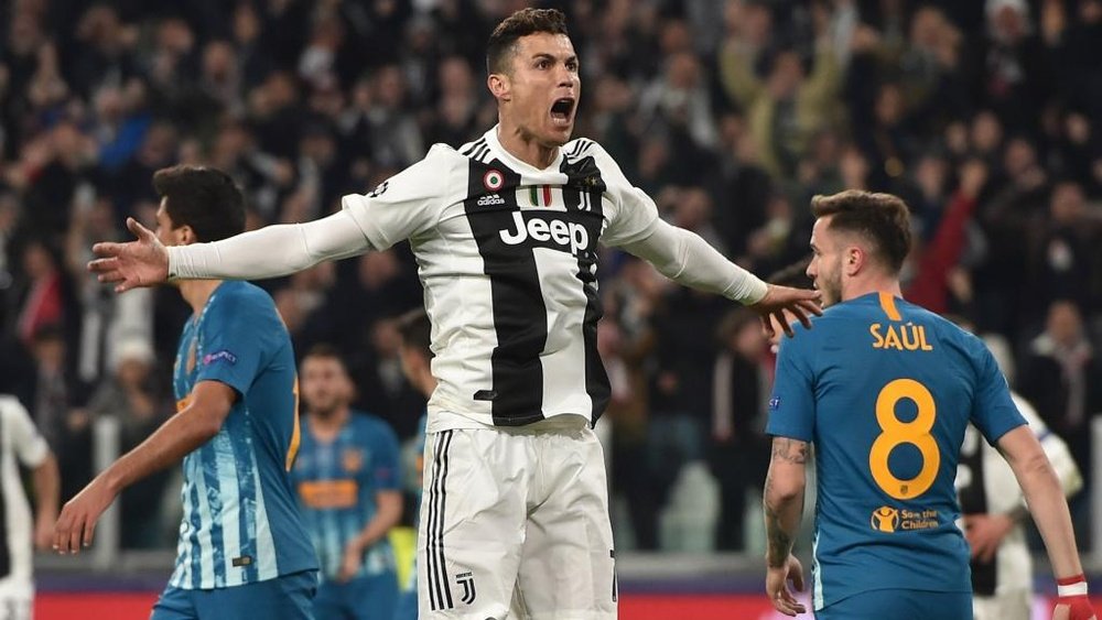 Ronaldo eliminates Madrid and equals Messi's record. GOAL