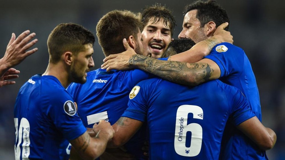 Copa Libertadores Review: Cruzeiro thrash Universidad, Martinez scores again