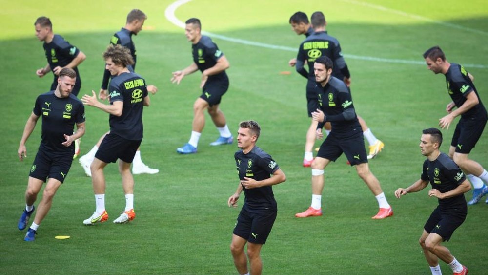 Plane delay spoils Czech preparations for World Cup play-off. AFP