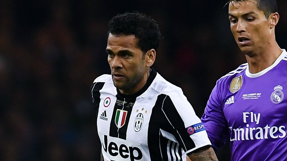 Dani Alves lors de la finale de la Ligue des champions contre le Real Madrid. Goal