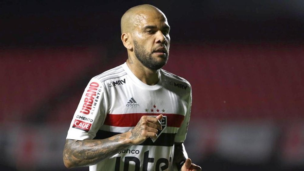 Diniz e Daniel Alves revivem piores momentos no São Paulo. EFE