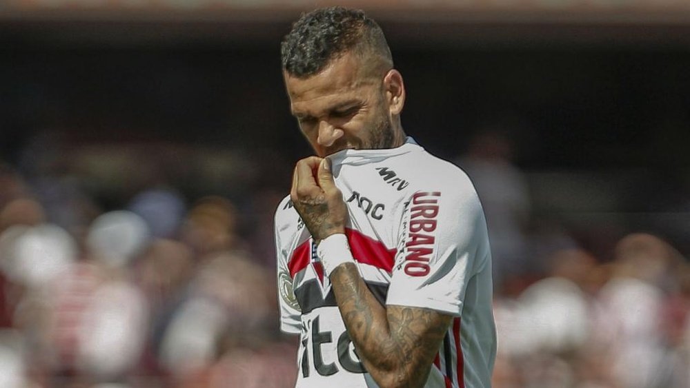Dani Alves fica sem titulo pela primeira vez em 14 anos. EFE