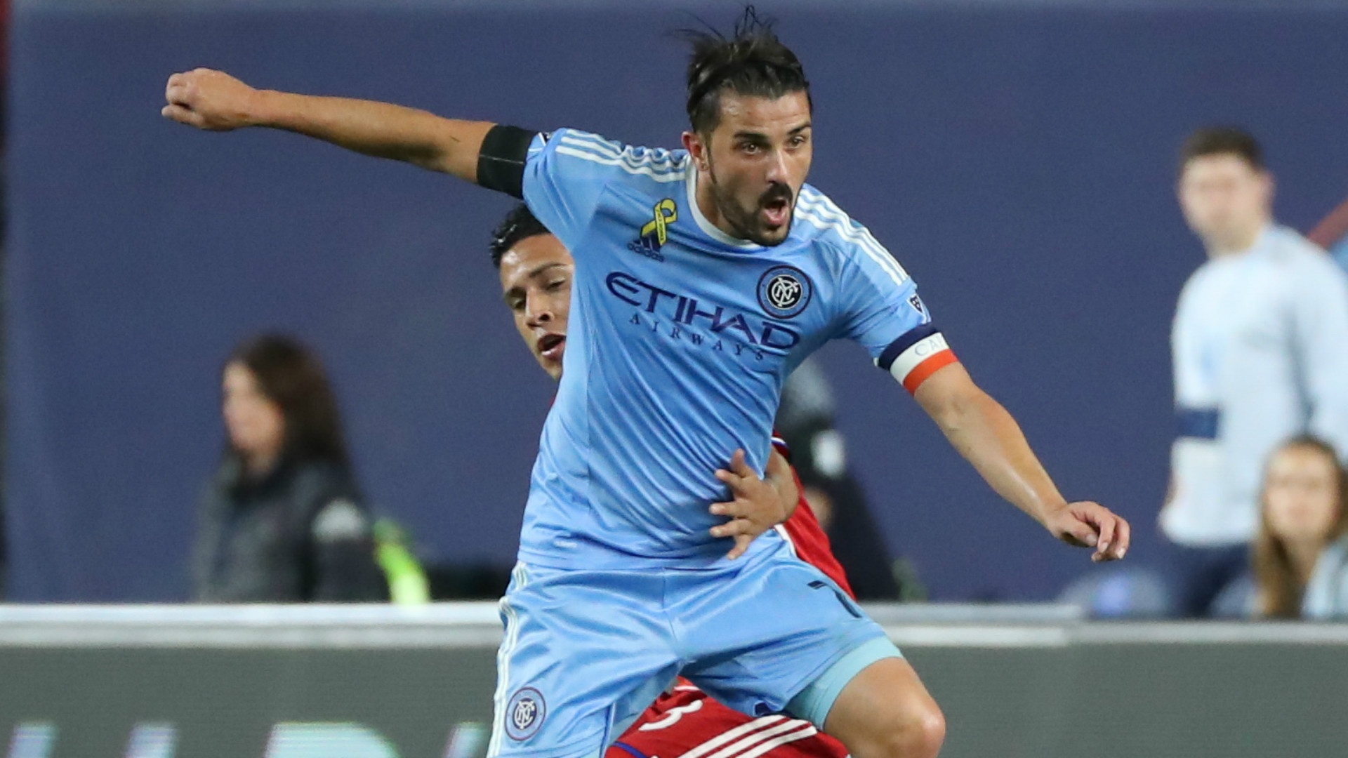 David Villa hails the Argentinian. Goal