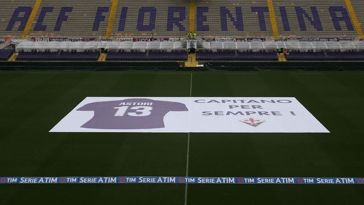 La Serie A ricorda Astori a un anno dalla morte: foto e applausi al minuto 13