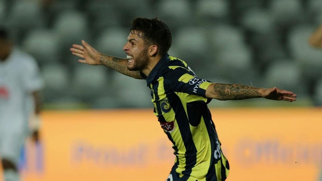 Daniel De Silva scored the decisive goal. GOAL
