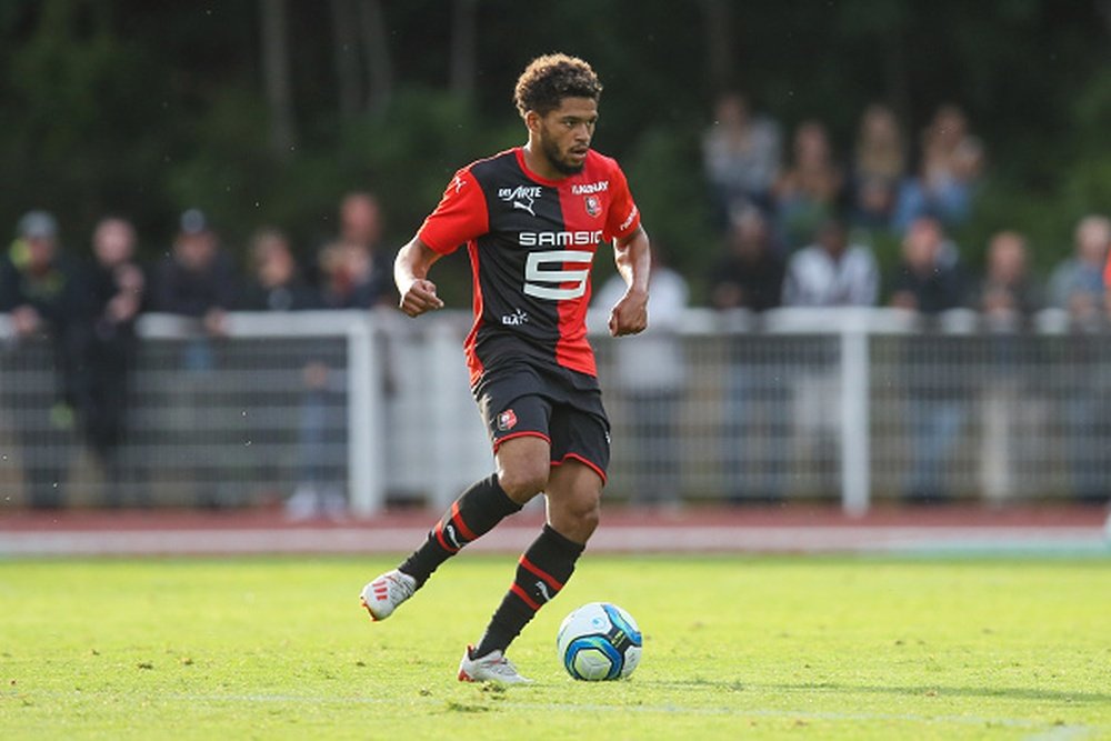 Poha arrive à Guimaraes. GOAL